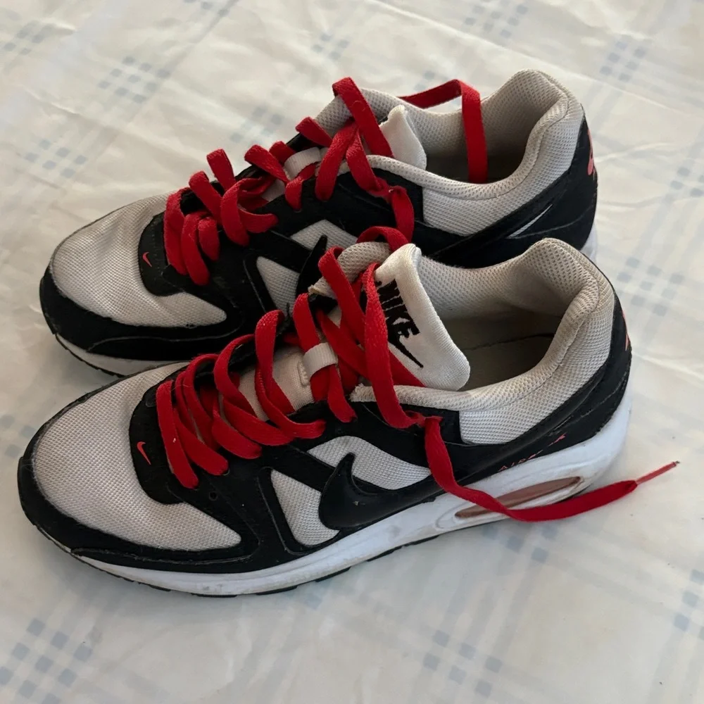 Nike Black and White Shoes‎ with Red Accents Size US7y
